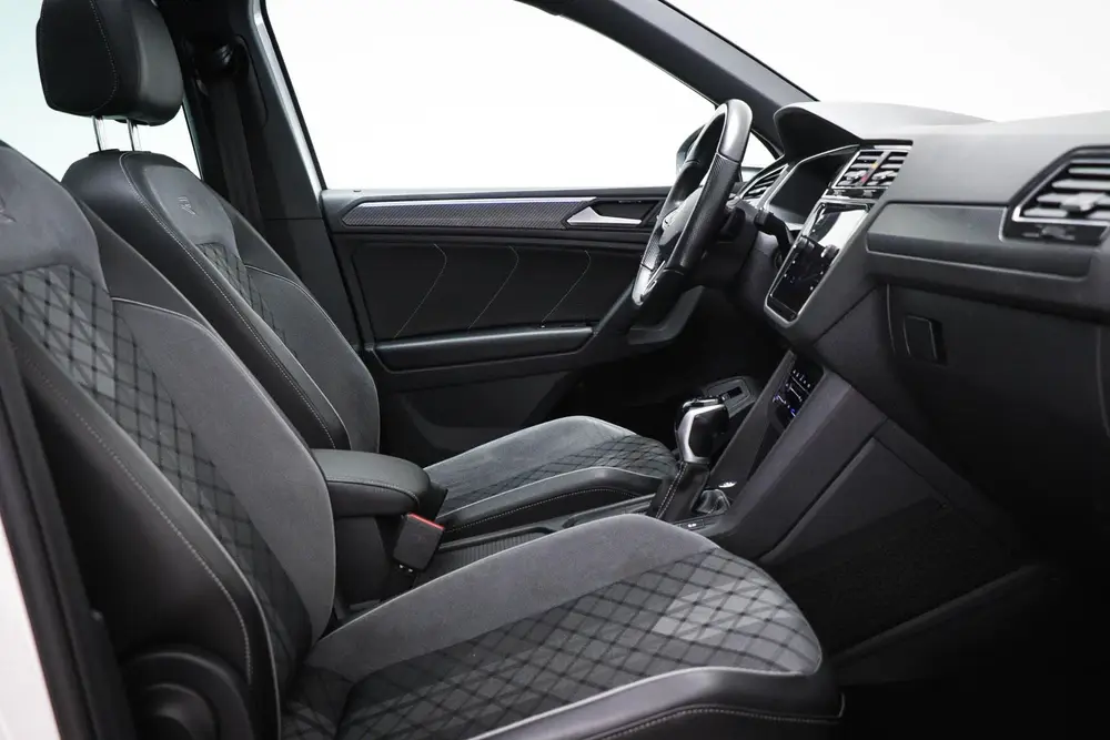 Volkswagen Tiguan 1.5 TSI R-Line Business | IQ LIGHT | PANOR uit 2023, foto 9