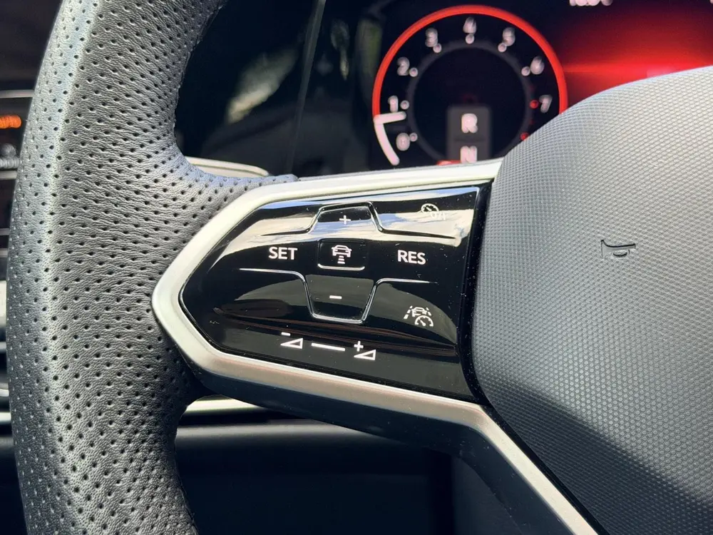 Volkswagen Golf 1.5 eTSI R-Line | Led | Automaat | Pano | Sf uit 2023, foto 10