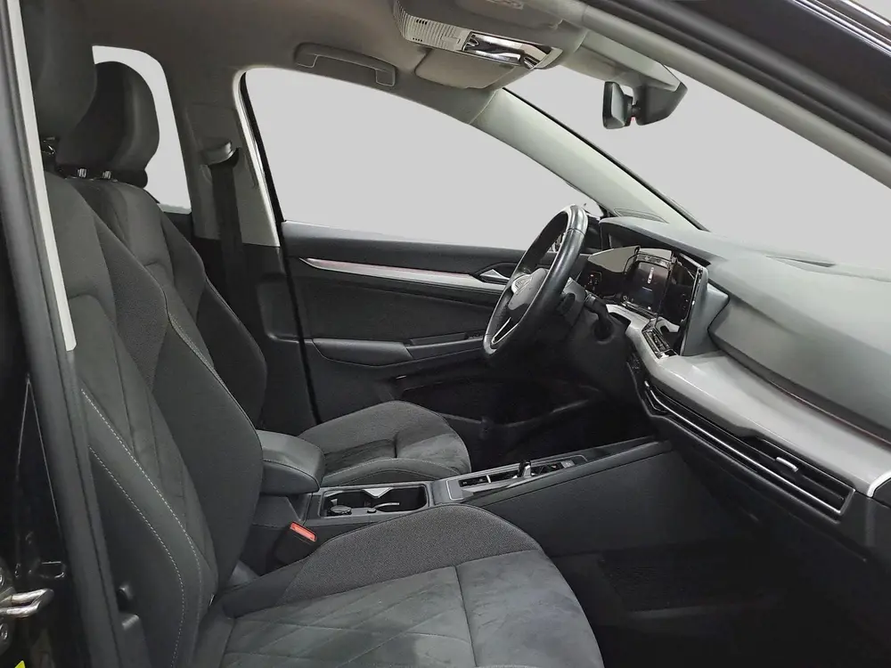 Volkswagen Golf 1.5 eTSI Life Business uit 2023, foto 15