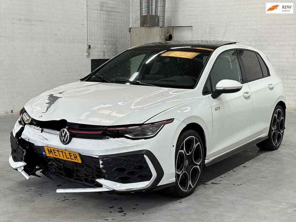 Volkswagen Golf 2.0 TSI GTI | 8.5 | IQ Light | Panoramadak | uit 2024