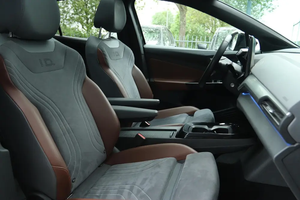 VOLKSWAGEN ID.4 FIRST MAX 77KWH | PANO | HUD | 360 CAMERA | uit 2020, foto 4