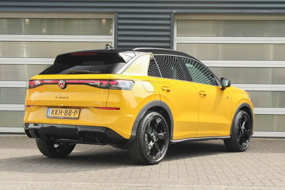 Volkswagen T-Roc 1.5 eTSI 150pk DSG R-Line Edition | Panoram uit 2026, foto 2