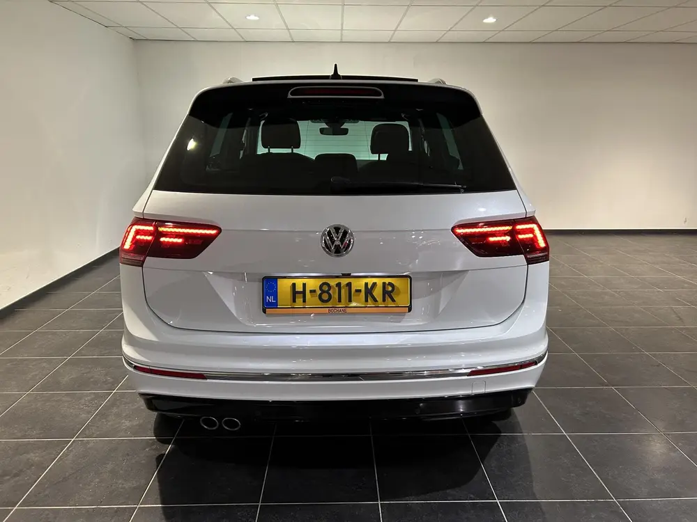 Volkswagen Tiguan 1.5 TSI ACT R-line | Panoramadak | Massage uit 2020, foto 19