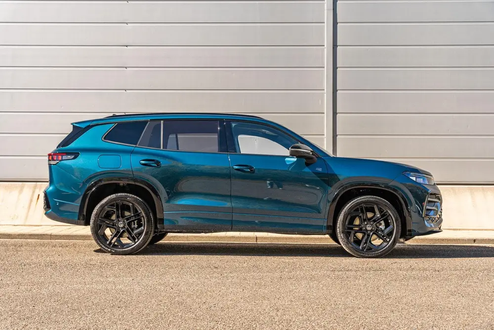 Volkswagen Tayron 1.5 eHybrid 204pk R-Line Edition | Black S uit 2026, foto 3