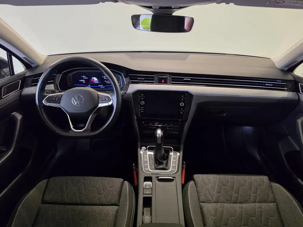 Volkswagen Passat Variant 1.5 TSI Business | Camera | Naviga uit 2023, foto 3