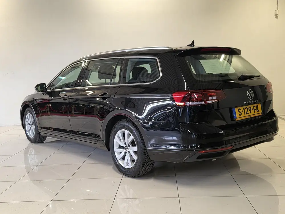 Volkswagen Passat Variant 1.5 TSI Business | Camera | Naviga uit 2023, foto 6