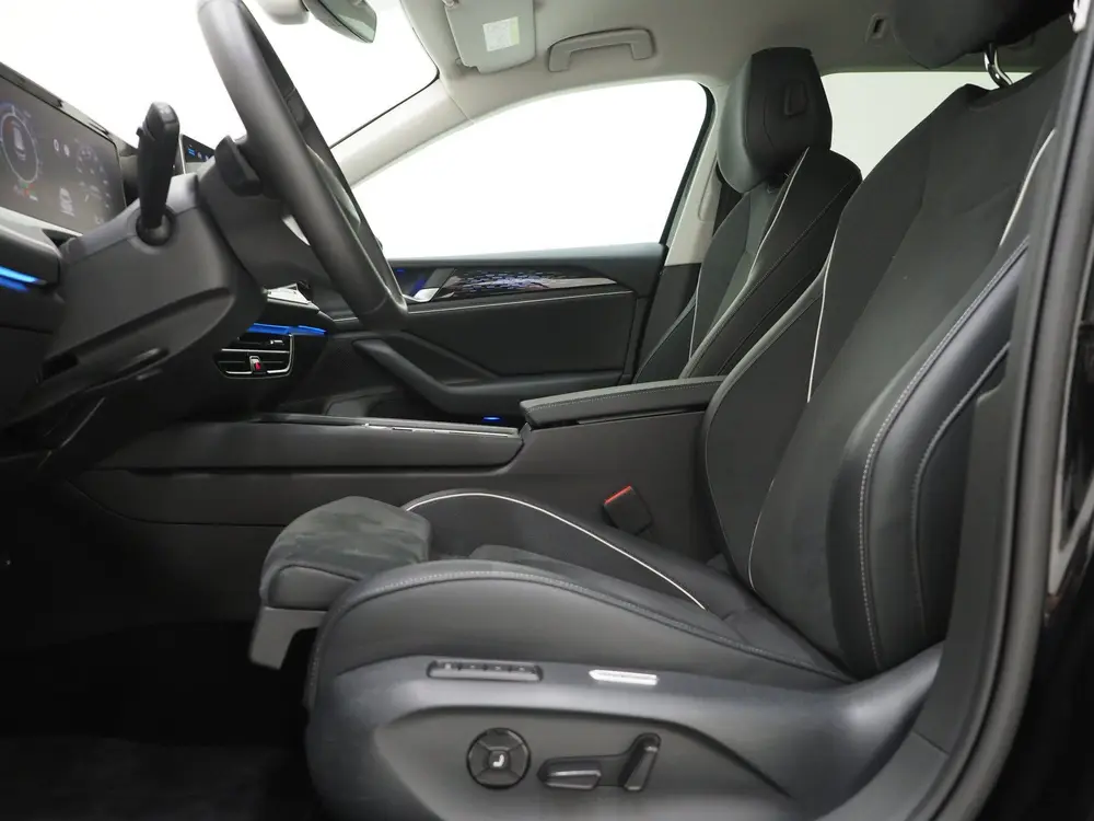 Volkswagen Passat Variant 1.5 eHybrid 204PK | Leder/Alcantar uit 2025, foto 17
