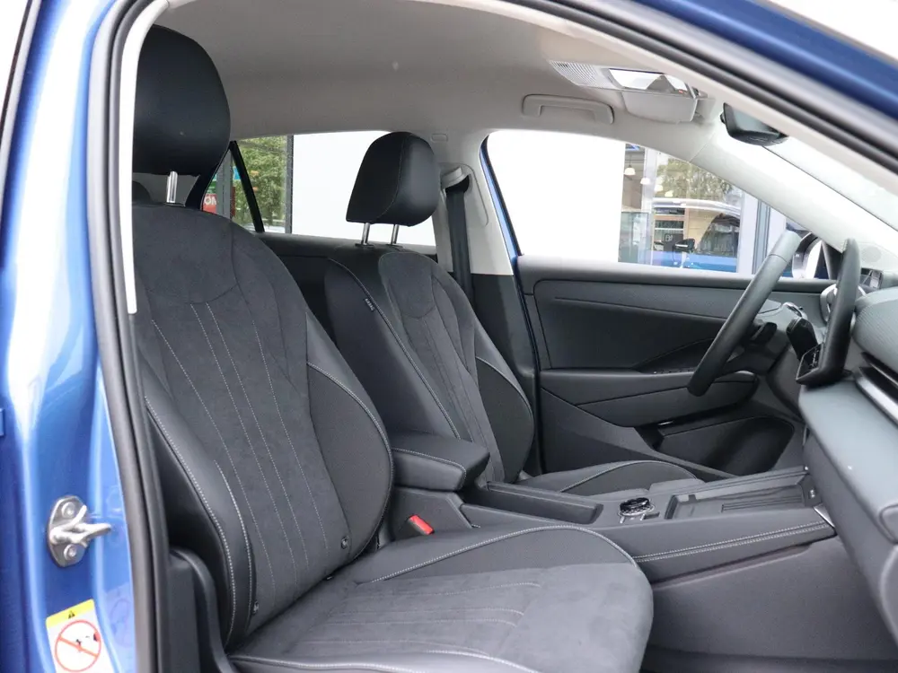 Volkswagen T-Roc Style First Edition 1.5 eTSI 85 kW / 116 PK uit 2026, foto 11