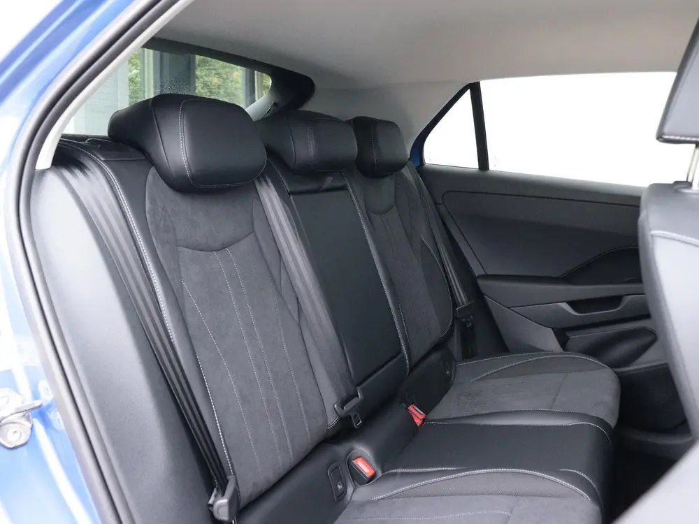 Volkswagen T-Roc Style First Edition 1.5 eTSI 85 kW / 116 PK uit 2026, foto 13