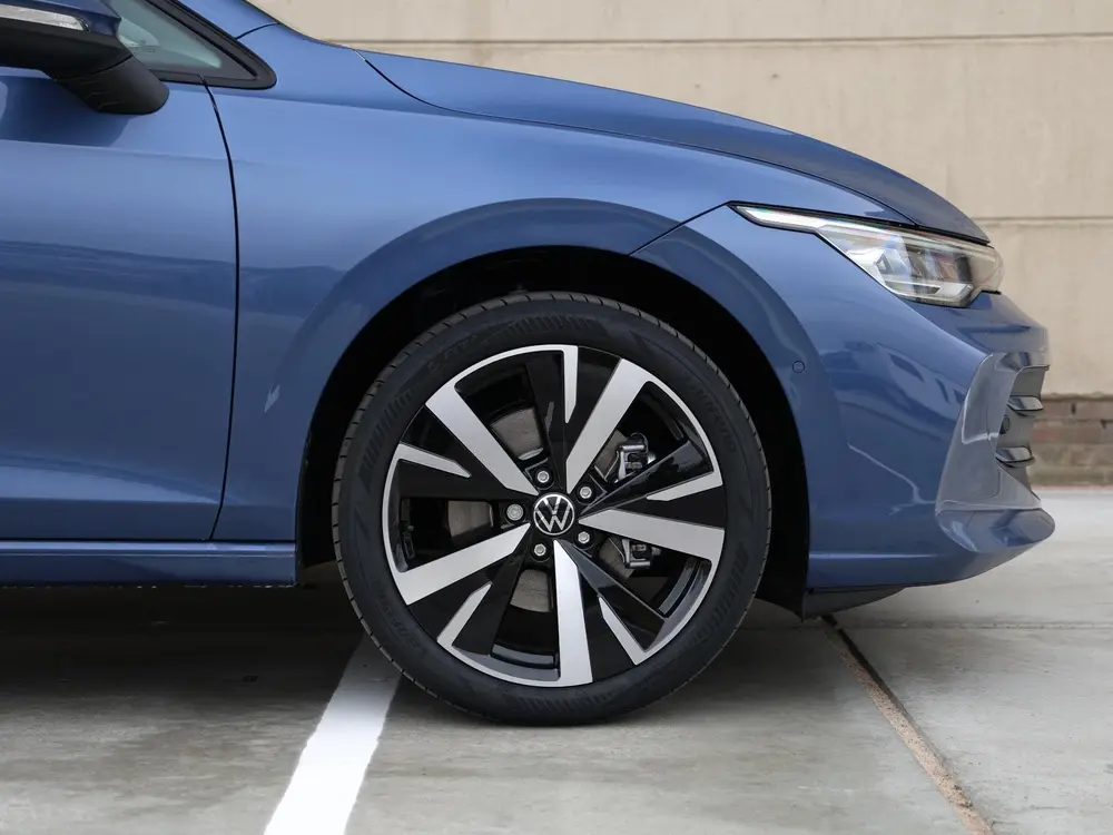 Volkswagen Golf Life Edition 1.5 eHybrid 204 PK | 18" velgen uit 2026, foto 17