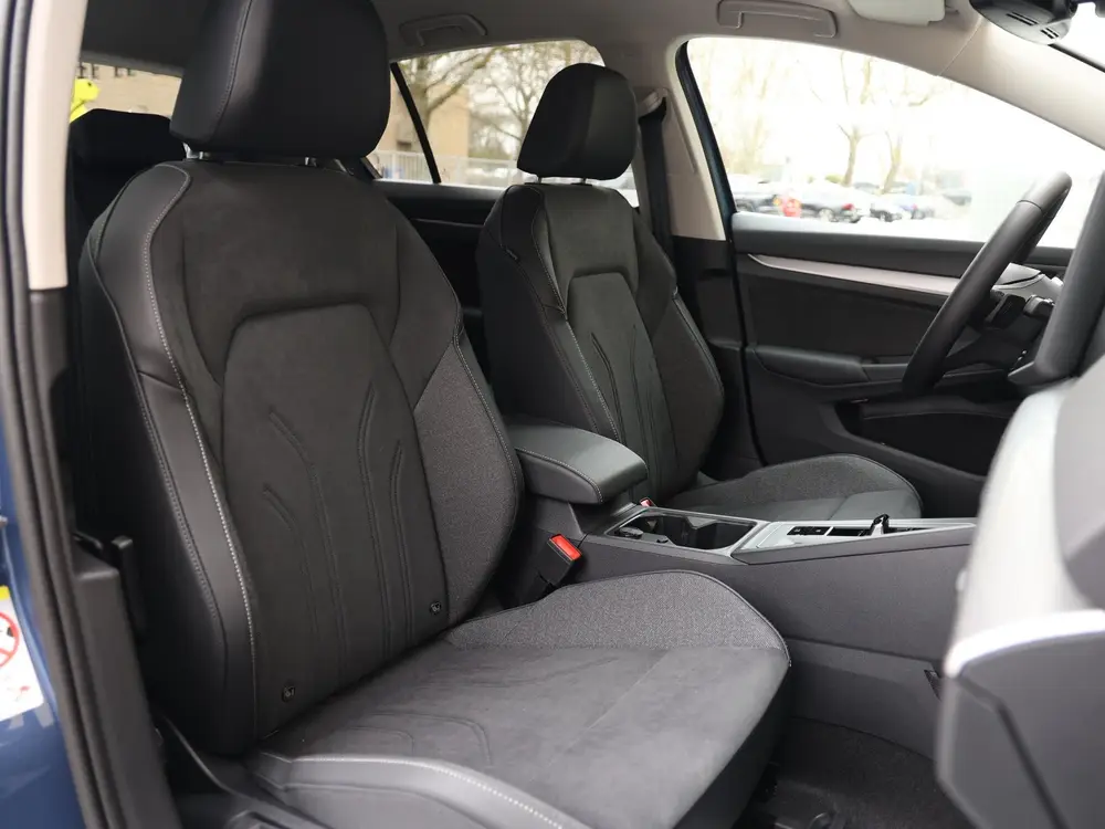 Volkswagen Golf Life Edition 1.5 eHybrid 204 PK | 18" velgen uit 2026, foto 8
