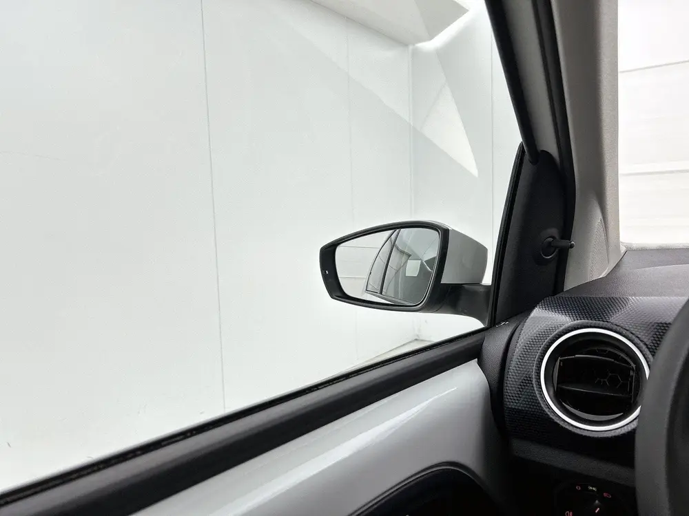 Volkswagen Up! 1.0 | 65 PK | Airco | Maps + More | DAB+ Radi uit 2021, foto 19