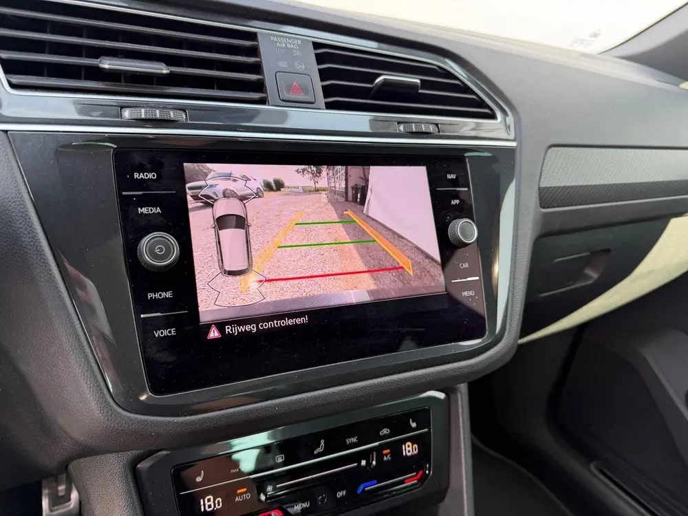 Volkswagen Tiguan 1.5 TSI R-Line Business+ | Pano | IQ Light uit 2021, foto 8