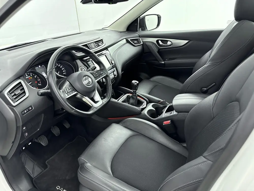 Nissan Qashqai 1.3 DIG-T Tekna 140PK | Trekhaak | Navigatie uit 2019, foto 17
