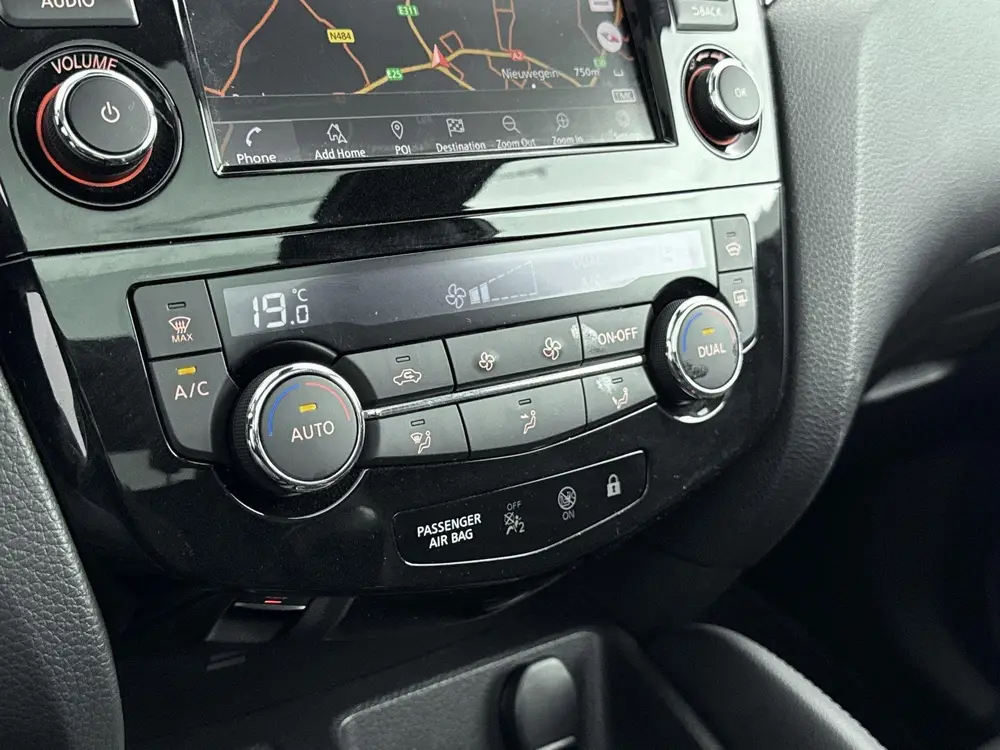 Nissan Qashqai 1.3 DIG-T Tekna 140PK | Trekhaak | Navigatie uit 2019, foto 6