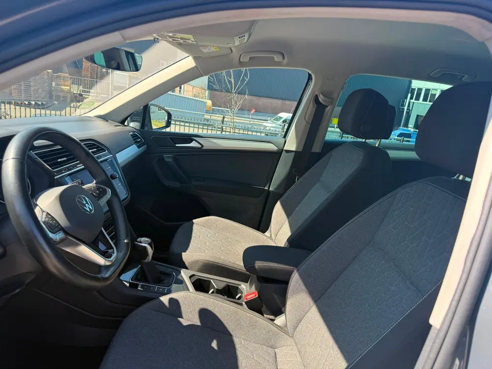 Volkswagen Tiguan 1.5 TSI Business_Line_AUTOMAAT_NAVI__ELEC uit 2023, foto 5