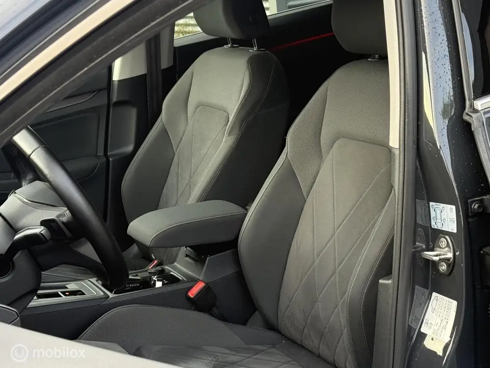 Volkswagen Golf 1.4 eHybrid 204PK 18'inch-ACC-Memory-Massage uit 2021, foto 7