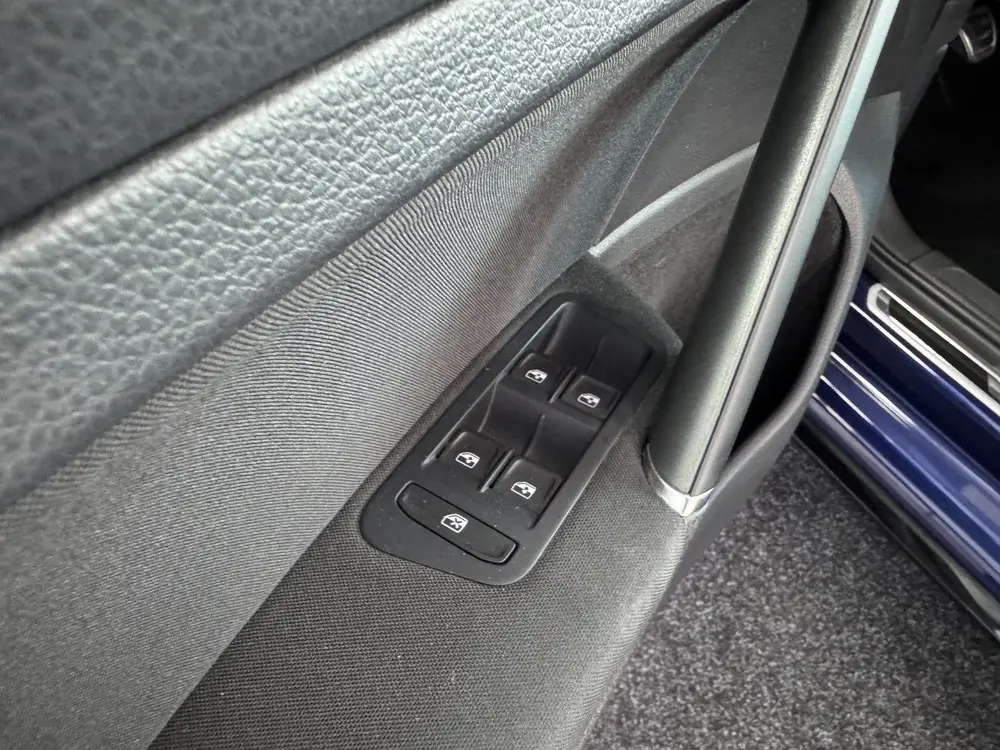 Volkswagen Golf 1.0 TSI Highline ACC Navigatie Stoelverwarmi uit 2019, foto 16