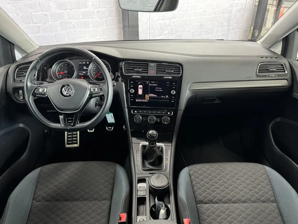 Volkswagen Golf 1.0 TSI Highline ACC Navigatie Stoelverwarmi uit 2019, foto 3