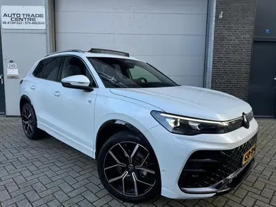 Volkswagen Tiguan 1.5 eTSI R-Line [Pano|HUD|H&K|StuurVW|Trek uit 2024