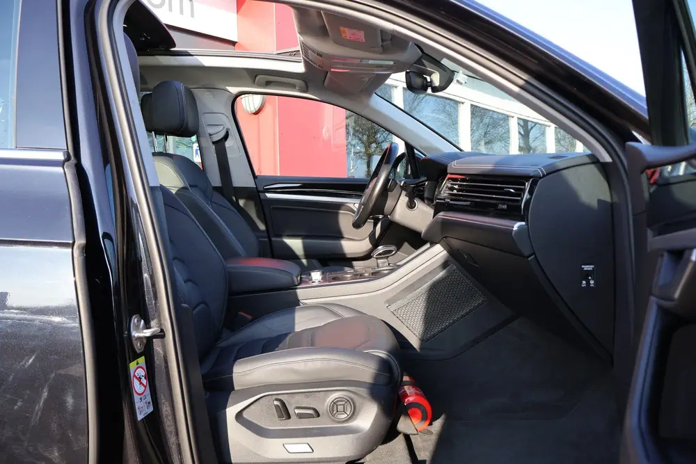 Volkswagen Touareg 3.0 TDI 4MOTION | Panoramadak | Winter Pa uit 2019, foto 15