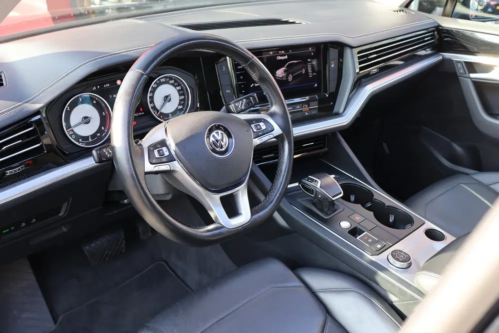 Volkswagen Touareg 3.0 TDI 4MOTION | Panoramadak | Winter Pa uit 2019, foto 4