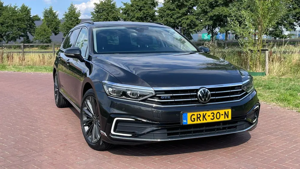 Volkswagen Passat Variant Passat 1.4 TSI Phev 218pk 6-DSG 2020 Grijs uit 2020, foto 4