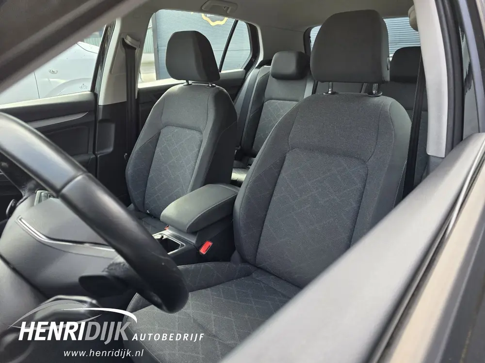 Volkswagen Golf 1.5 eTSI Style Automaat / Camera / Stoel & S uit 2020, foto 7