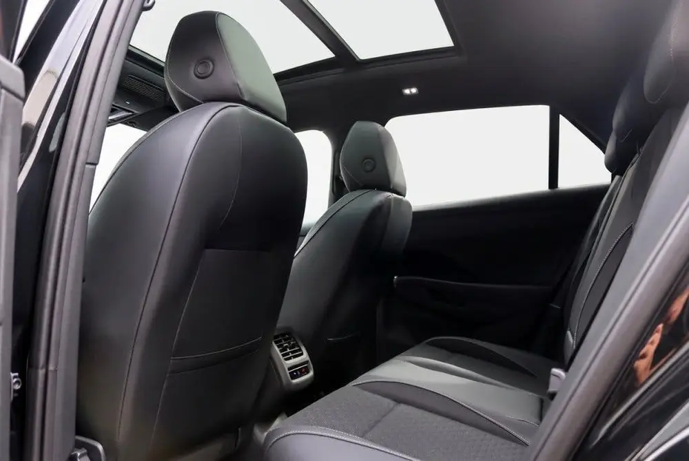 Volkswagen T-Roc 1.5 eTSI R-Line Black Style 150PK | Pano | uit 2026, foto 13