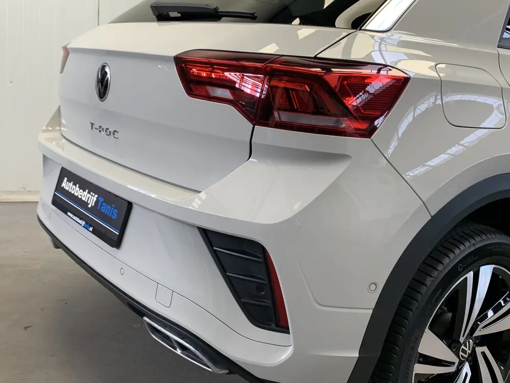 Volkswagen T-Roc 1.5 TSI R-Line 150PK IQ LIGHT-CAMERA-NAVI-A uit 2024, foto 14