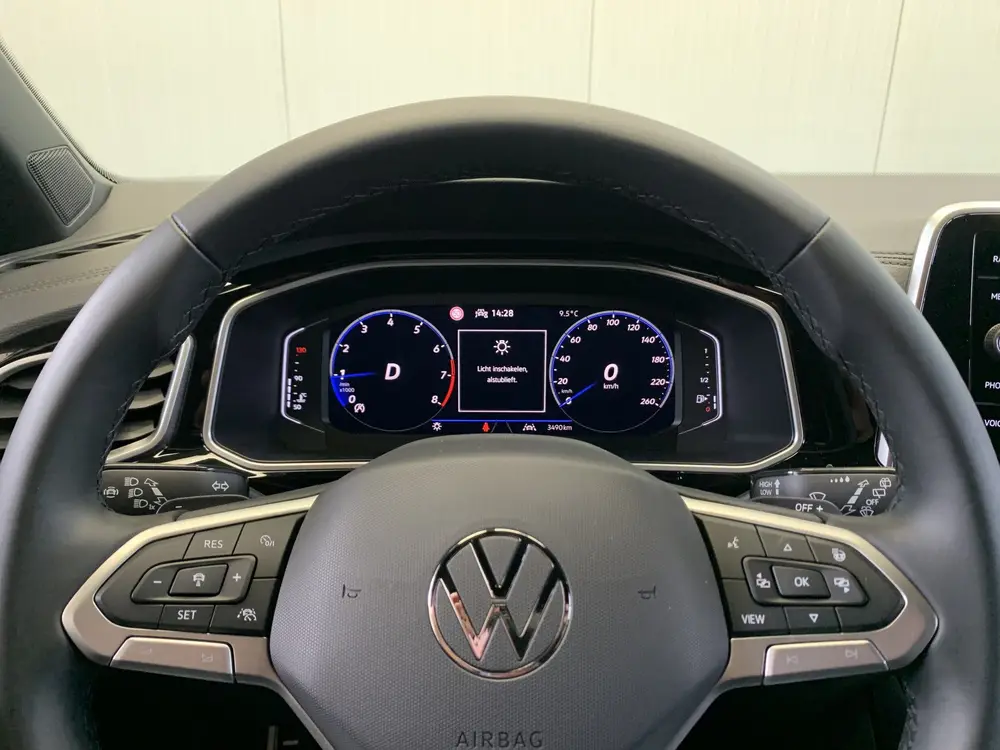 Volkswagen T-Roc 1.5 TSI R-Line 150PK IQ LIGHT-CAMERA-NAVI-A uit 2024, foto 19