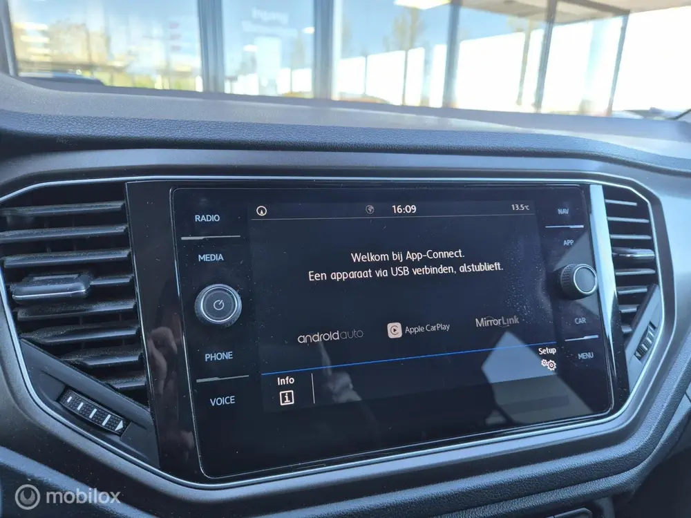 Volkswagen T-Roc 1.0 TSI Style APPLE CARPLAY 17" PDC NAP uit 2019, foto 16