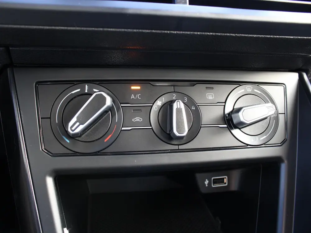 Volkswagen Polo 1.0 MPI Trendline | MULTI MEDIA DISPLAY | AI uit 2019, foto 17