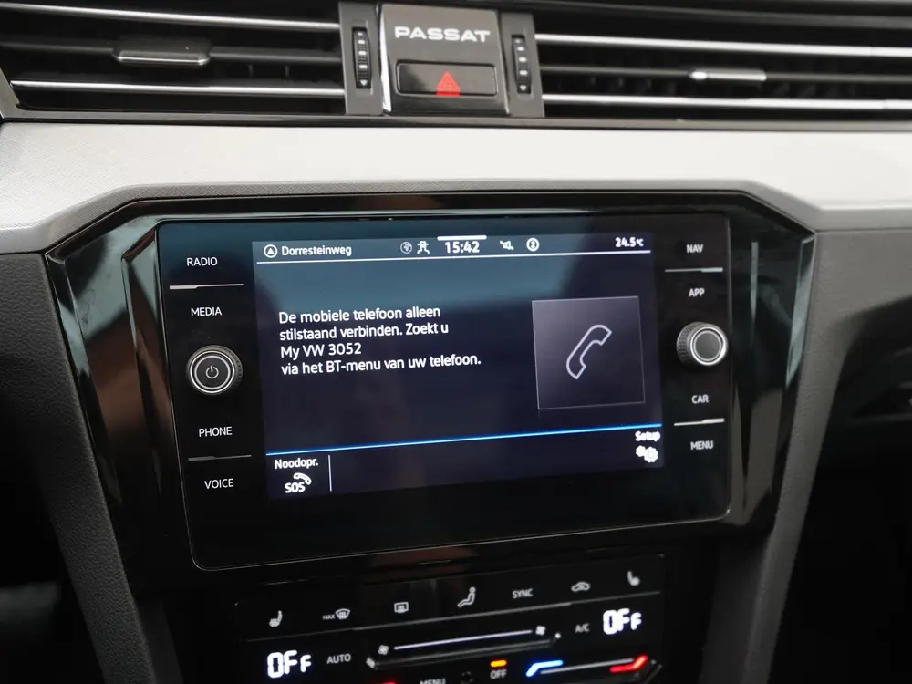 Volkswagen Passat Variant 1.5 TSI Business DSG | Panoramadak uit 2023, foto 16