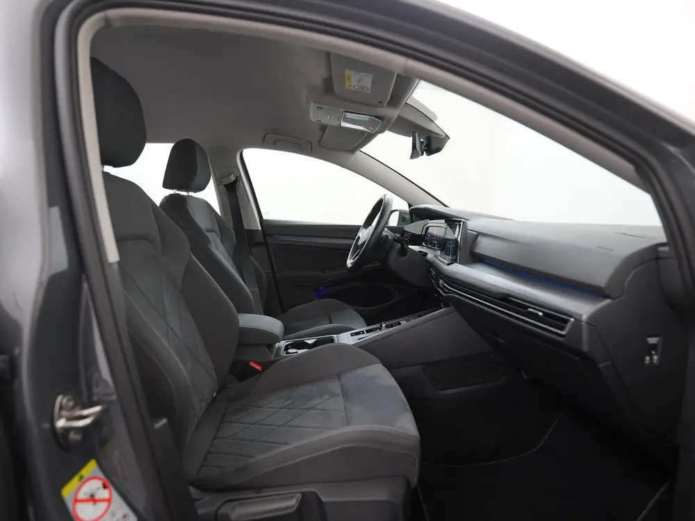 Volkswagen Golf 1.4 eHybrid Style | Camera | 17'' Ventura | uit 2021, foto 3