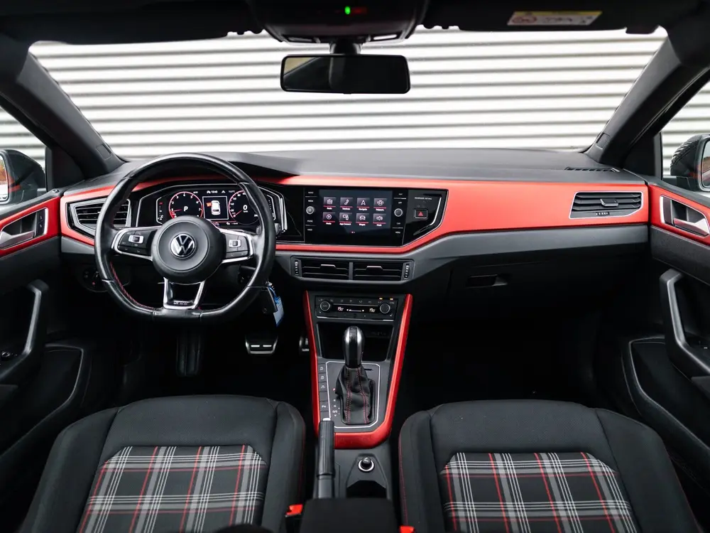 Volkswagen POLO 2.0 TSI GTI Pano Navi Cruise Camera uit 2020, foto 16