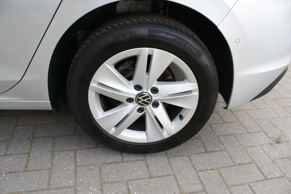Volkswagen Golf 2.0 TDI Life Business - NETTO EXPORT 13888 uit 2022, foto 17