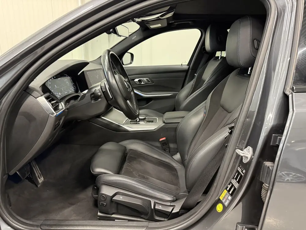 BMW 3-Serie 3 Serie Touring 330e M-Sport PANO/LASER/HEAD-UP/CAMERA/A uit 2021, foto 11