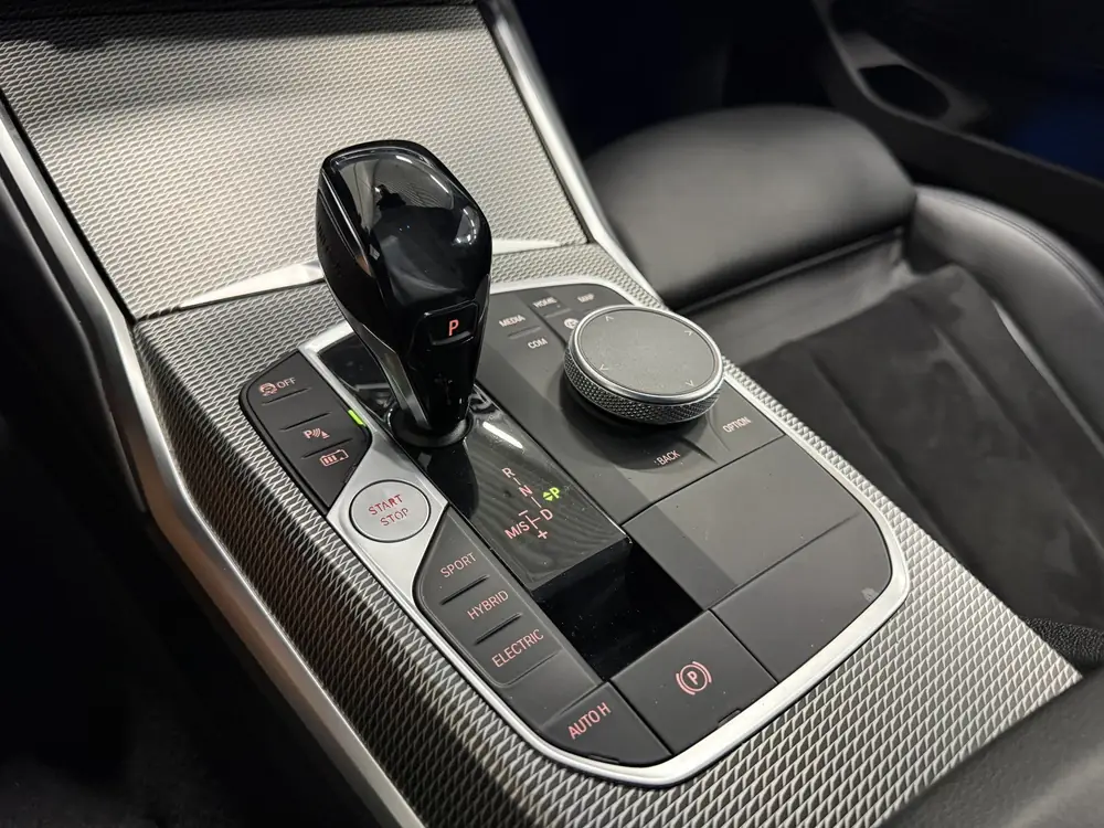 BMW 3-Serie 3 Serie Touring 330e M-Sport PANO/LASER/HEAD-UP/CAMERA/A uit 2021, foto 18