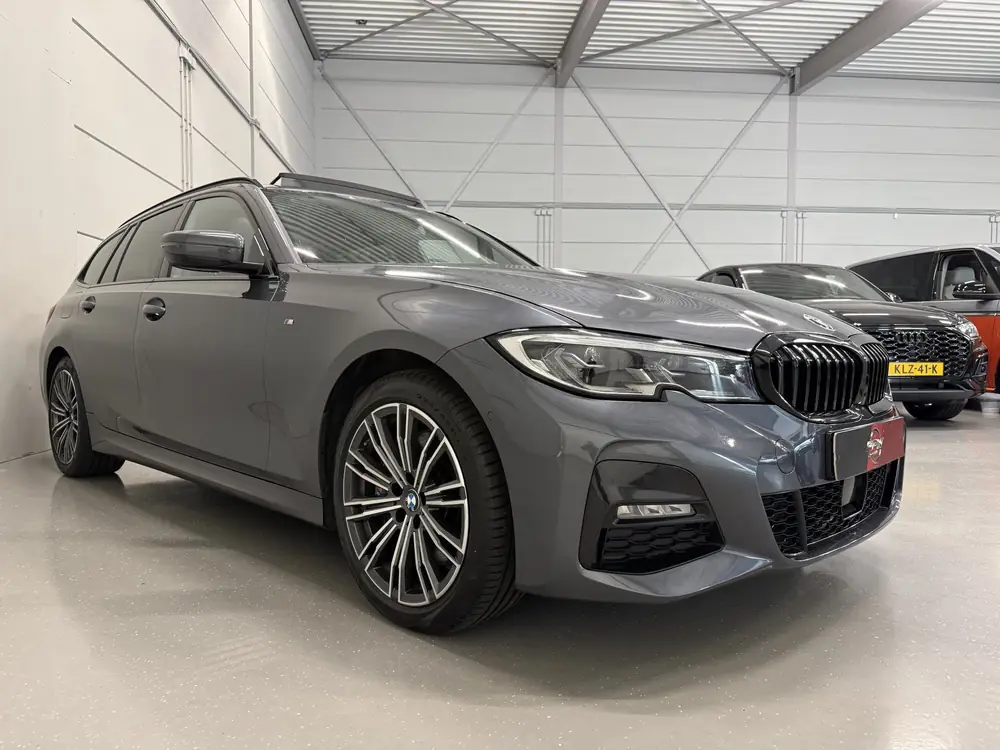 BMW 3-Serie 3 Serie Touring 330e M-Sport PANO/LASER/HEAD-UP/CAMERA/A uit 2021, foto 4