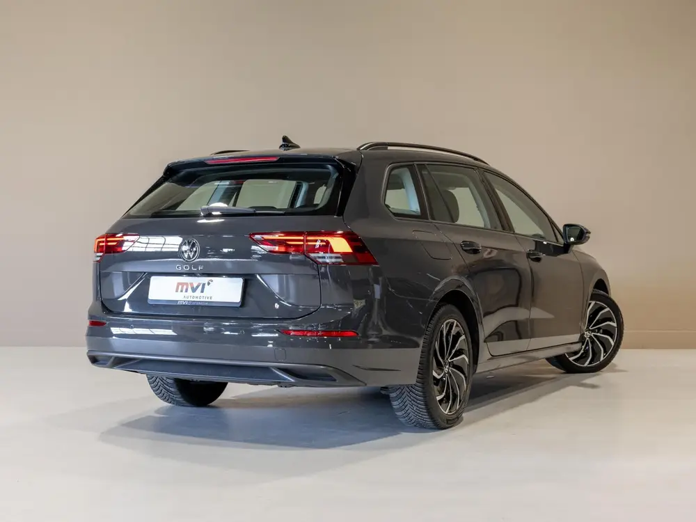 Volkswagen Golf Variant 1.0 TSI Life 110pk / Airco / Stoelve uit 2023, foto 2