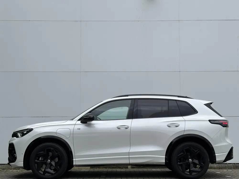 Volkswagen Tiguan 1.5 eHybrid R-Line Black Style | TREKHAAK uit 2025, foto 11