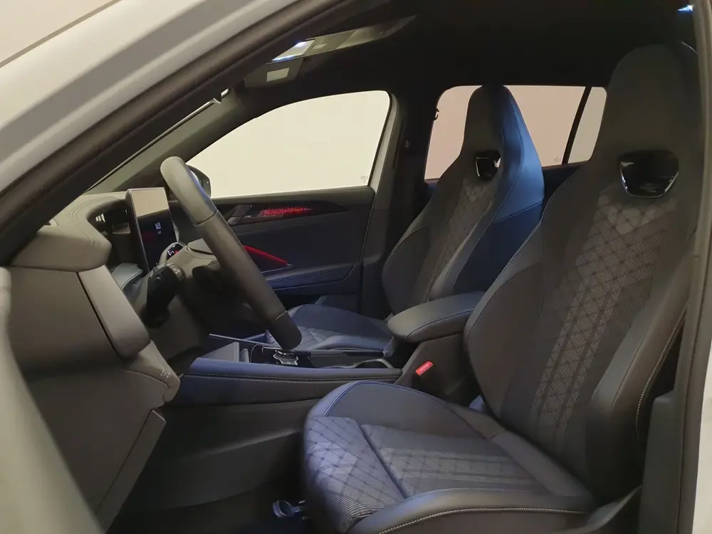 Volkswagen Tayron 1.5 eHybrid 272pk DSG/AUT R-Line Wegklapba uit 2025, foto 17