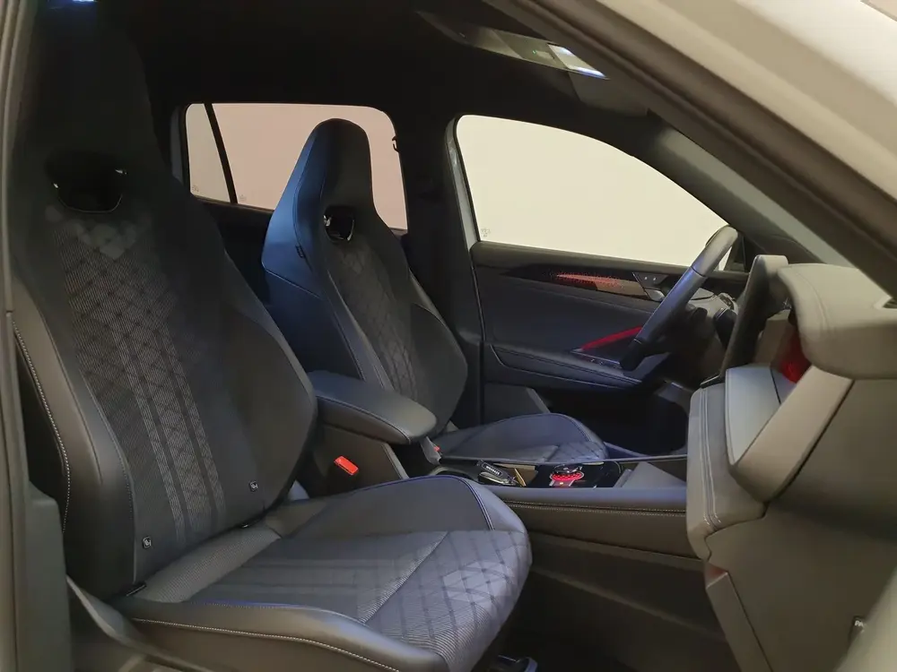Volkswagen Tayron 1.5 eHybrid 272pk DSG/AUT R-Line Wegklapba uit 2025, foto 4