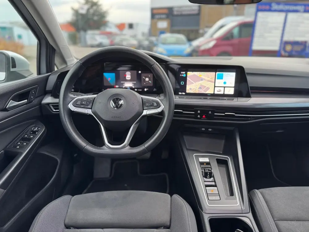 Volkswagen Golf 1.5 eTSI Style / panorama / automaat / airco uit 2020, foto 3