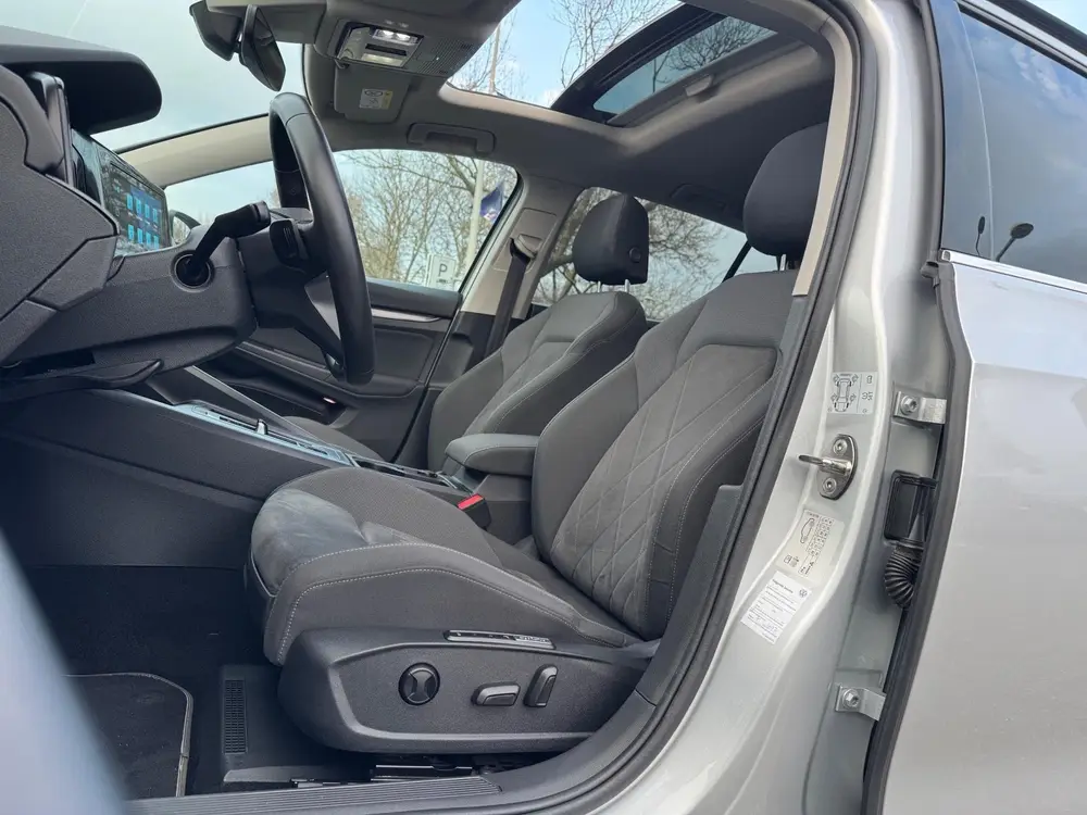 Volkswagen Golf 1.5 eTSI Style / panorama / automaat / airco uit 2020, foto 4