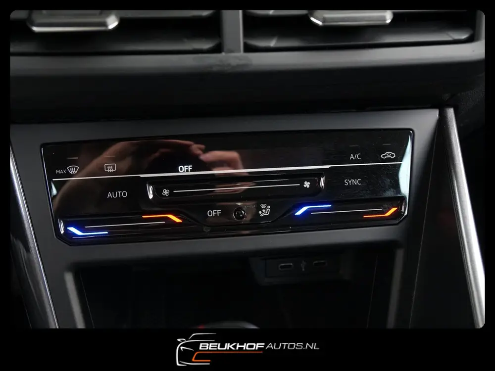 Volkswagen Polo 1.0 TSI Carplay Virtual Parkeersensor Xenon uit 2022, foto 16