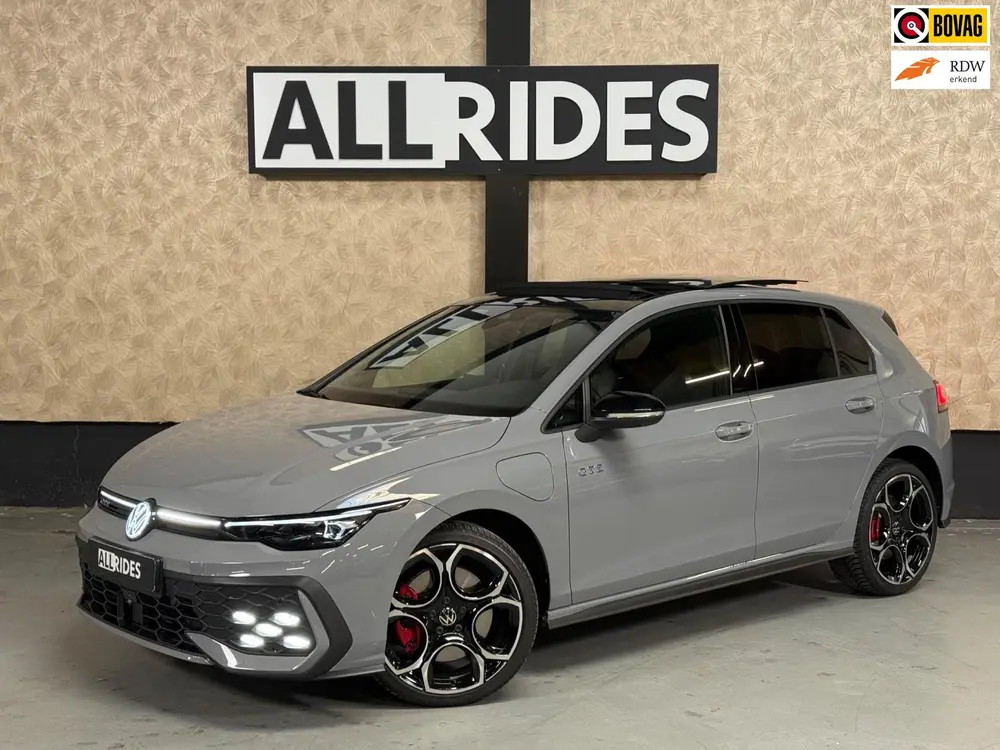 Volkswagen Golf 1.5 eHybrid GTE | Pano | 360 Camera | Keyles uit 2024