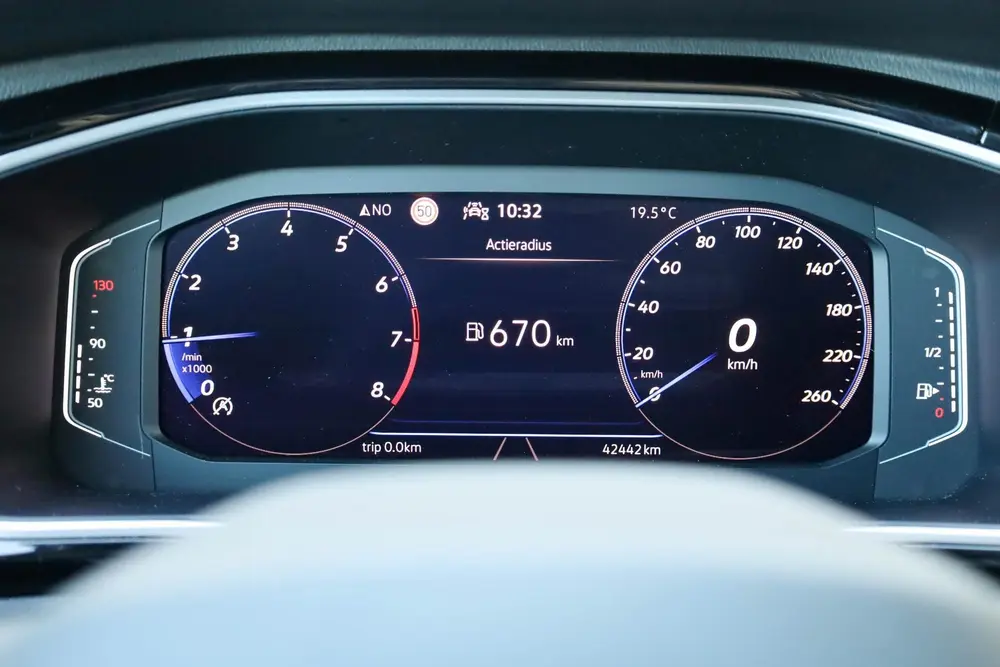 Volkswagen T-Roc 1.0 TSI 110pk R-Line | Achteruitrijcamera | uit 2022, foto 18