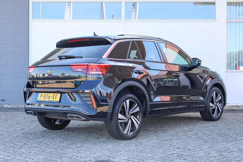 Volkswagen T-Roc 1.0 TSI 110pk R-Line | Achteruitrijcamera | uit 2022, foto 2